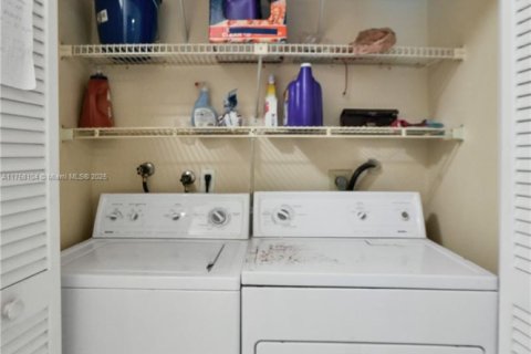 Condominio en venta en Tamarac, Florida, 2 dormitorios, 121.33 m2 № 1692350 - foto 30