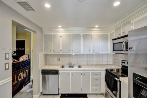 Condominio en venta en Tamarac, Florida, 2 dormitorios, 121.33 m2 № 1692350 - foto 14