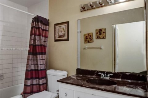 Condominio en venta en Tamarac, Florida, 2 dormitorios, 121.33 m2 № 1692350 - foto 27