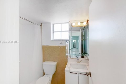 Condo in Miami, Florida, 3 bedrooms  № 1875370 - photo 10