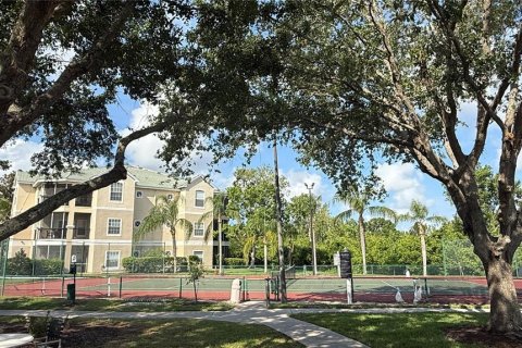 Condominio en alquiler en Sarasota, Florida, 2 dormitorios, 119.75 m2 № 1771992 - foto 1