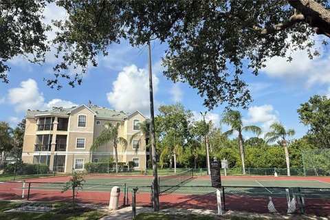 Condo in Sarasota, Florida, 2 bedrooms  № 1771992 - photo 7