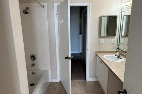 Condominio en alquiler en Sarasota, Florida, 2 dormitorios, 119.75 m2 № 1771992 - foto 11