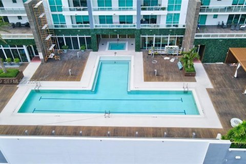 Condo in Miami, Florida, 1 bedroom  № 2087879 - photo 24