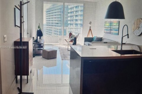 Condo in Miami, Florida, 1 bedroom  № 2087879 - photo 8