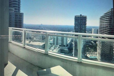 Condo in Miami, Florida, 1 bedroom  № 2087879 - photo 5