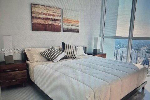 Condo in Miami, Florida, 1 bedroom  № 2087879 - photo 17