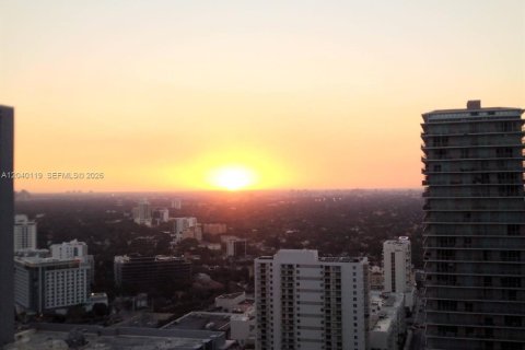 Condo in Miami, Florida, 1 bedroom  № 2087879 - photo 4