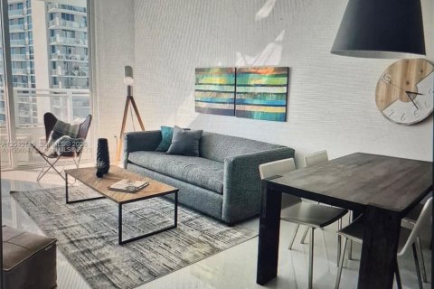 Condo in Miami, Florida, 1 bedroom  № 2087879 - photo 10