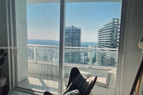 Condo in Miami, Florida, 1 bedroom  № 2087879 - photo 11
