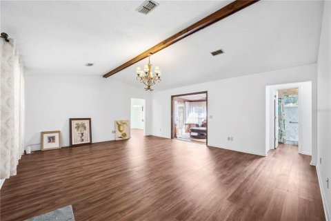 House in Middleburg, Florida 4 bedrooms, 192.4 sq.m. № 2420534 - photo 16