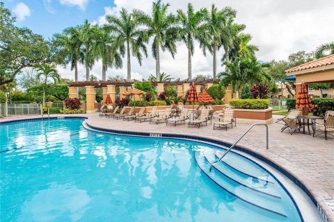 Adosado en Dania Beach, Florida 3 dormitorios, 129.69 m2 № 2247926