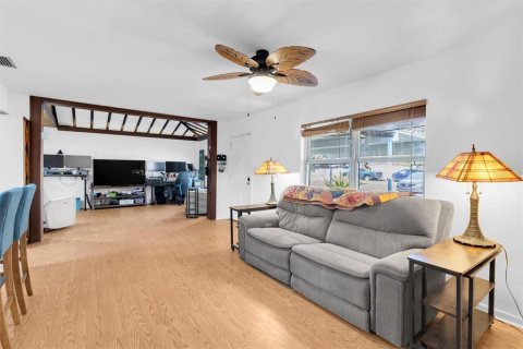 Villa ou maison à vendre à Clearwater, Floride: 3 chambres, 162.02 m2 № 2120389 - photo 10