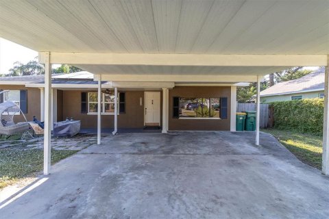 Villa ou maison à vendre à Clearwater, Floride: 3 chambres, 162.02 m2 № 2120389 - photo 2