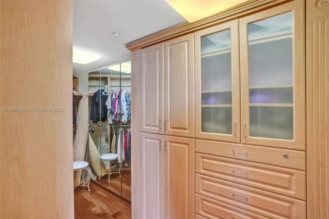 Condo in Sunny Isles Beach, Florida, 3 bedrooms  № 2057994 - photo 21