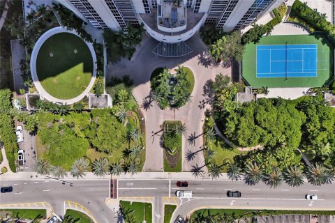 Condo in Sunny Isles Beach, Florida, 3 bedrooms  № 2057994 - photo 12