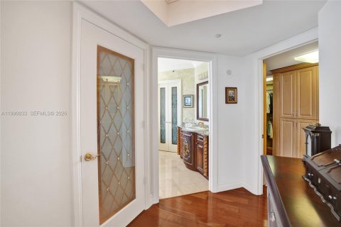 Condo in Sunny Isles Beach, Florida, 3 bedrooms  № 2057994 - photo 24