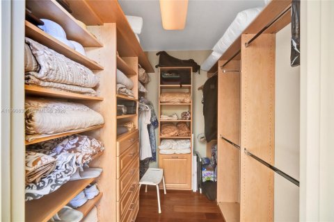 Condo in Sunny Isles Beach, Florida, 3 bedrooms  № 2057994 - photo 17