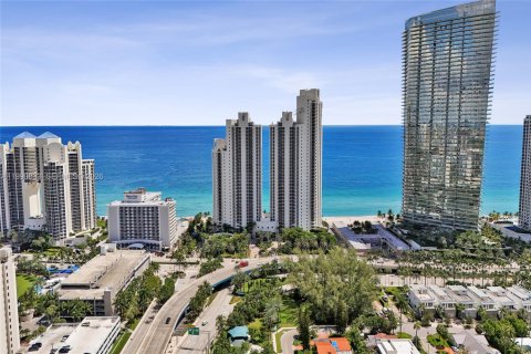 Condo in Sunny Isles Beach, Florida, 3 bedrooms  № 2057994 - photo 9