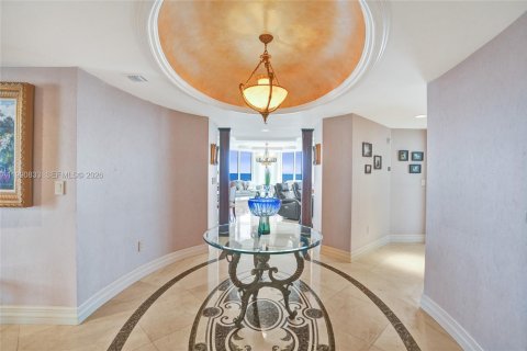 Condo in Sunny Isles Beach, Florida, 3 bedrooms  № 2057994 - photo 29