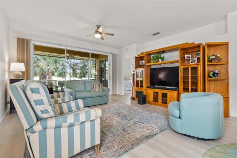 Casa en venta en Spring Hill, Florida, 3 dormitorios, 158.86 m2 № 1905671 - foto 9