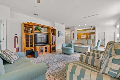 Casa en venta en Spring Hill, Florida, 3 dormitorios, 158.86 m2 № 1905671 - foto 10