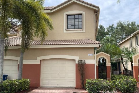 Touwnhouse à Weston, Floride 4 chambres, 166.3 m2 № 2414588