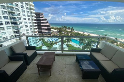 Condo in Miami Beach, Florida, 2 bedrooms  № 1938791 - photo 7