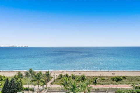 Condominio en venta en Miami Beach, Florida, 2 dormitorios, 95.69 m2 № 1938791 - foto 3