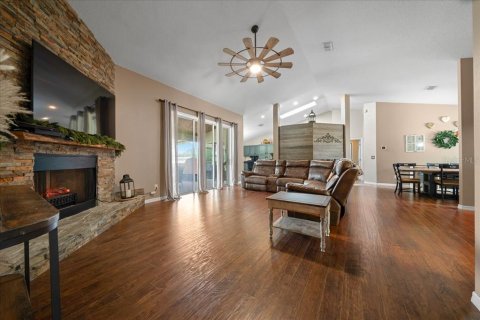 Villa ou maison à vendre à Ocklawaha, Floride: 3 chambres, 205.13 m2 № 2129207 - photo 10
