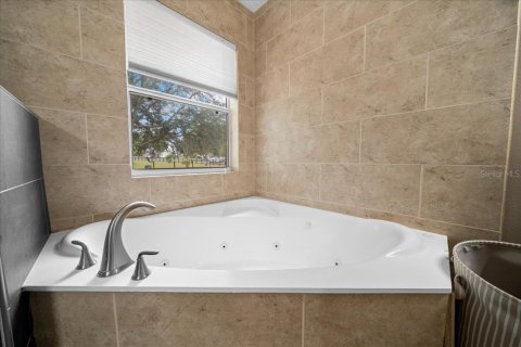 Villa ou maison à vendre à Ocklawaha, Floride: 3 chambres, 205.13 m2 № 2129207 - photo 23