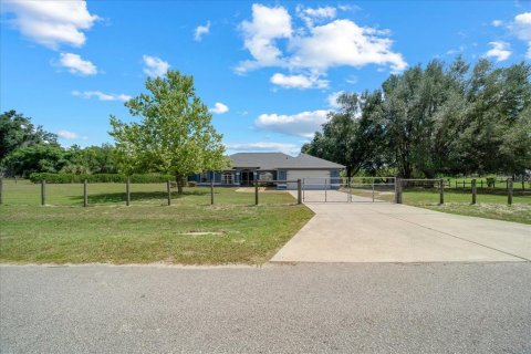 Villa ou maison à vendre à Ocklawaha, Floride: 3 chambres, 205.13 m2 № 2129207 - photo 2