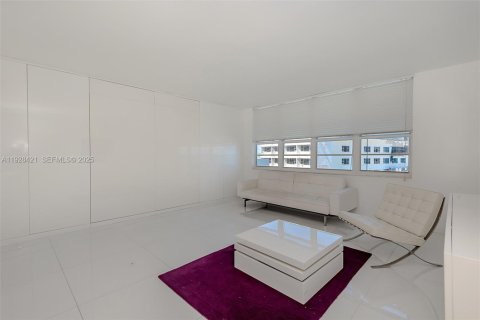 Copropriété à louer à Miami Beach, Floride: 51.1 m2 № 1988718 - photo 14