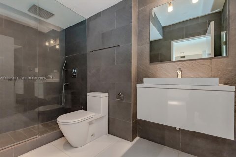 Copropriété à louer à Miami Beach, Floride: 51.1 m2 № 1988718 - photo 25