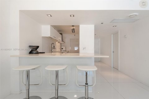 Copropriété à louer à Miami Beach, Floride: 51.1 m2 № 1988718 - photo 4