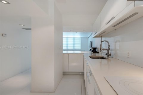 Copropriété à louer à Miami Beach, Floride: 51.1 m2 № 1988718 - photo 9