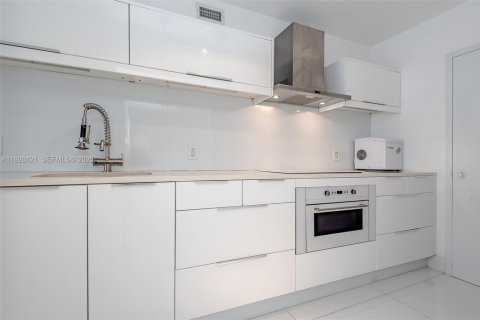 Copropriété à louer à Miami Beach, Floride: 51.1 m2 № 1988718 - photo 7