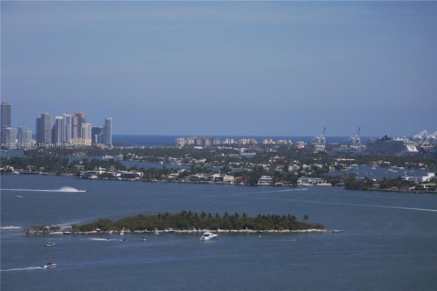 Condo in Miami, Florida, 3 bedrooms  № 1745791 - photo 10
