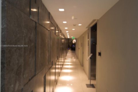 Condo in Miami, Florida, 3 bedrooms  № 1745791 - photo 7