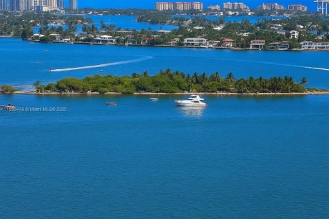 Condo in Miami, Florida, 3 bedrooms  № 1745791 - photo 21