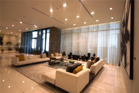 Condo in Miami, Florida, 3 bedrooms  № 1745791 - photo 9
