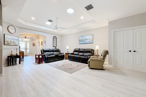 Casa en venta en The Villages, Florida, 3 dormitorios, 195 m2 № 2192146 - foto 11