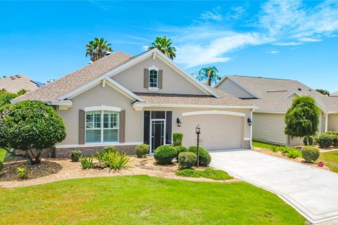 Casa en The Villages, Florida 3 dormitorios, 195 m2 № 2192146