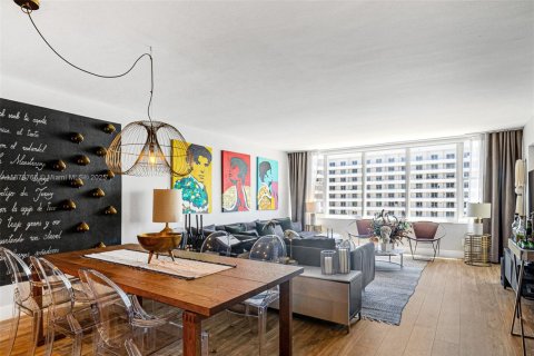 Condo in Miami Beach, Florida, 2 bedrooms  № 1928935 - photo 2