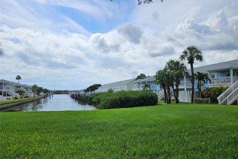 Condo in Saint Petersburg, Florida, 1 bedroom  № 1791719 - photo 3