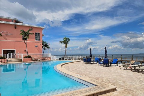 Condo in Saint Petersburg, Florida, 1 bedroom  № 1791719 - photo 18