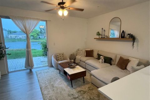 Touwnhouse à vendre à Homestead, Floride: 3 chambres, 123.1 m2 № 2077341 - photo 5