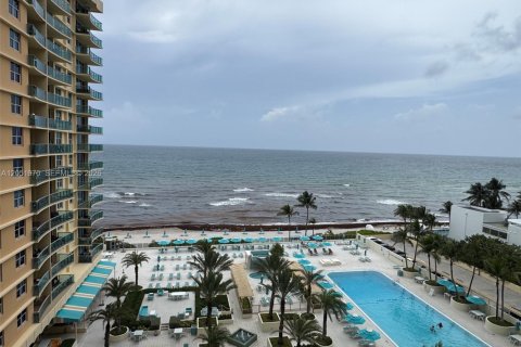 Condominio en alquiler en Hollywood, Florida, 1 dormitorio, 77.57 m2 № 2173022 - foto 4