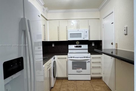 Condominio en alquiler en Hollywood, Florida, 1 dormitorio, 77.57 m2 № 2173022 - foto 13