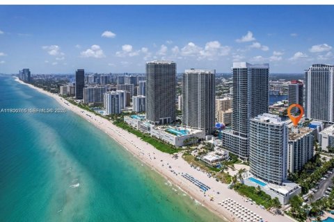 Copropriété à vendre à Hollywood, Floride: 2 chambres, 126.16 m2 № 1989495 - photo 2